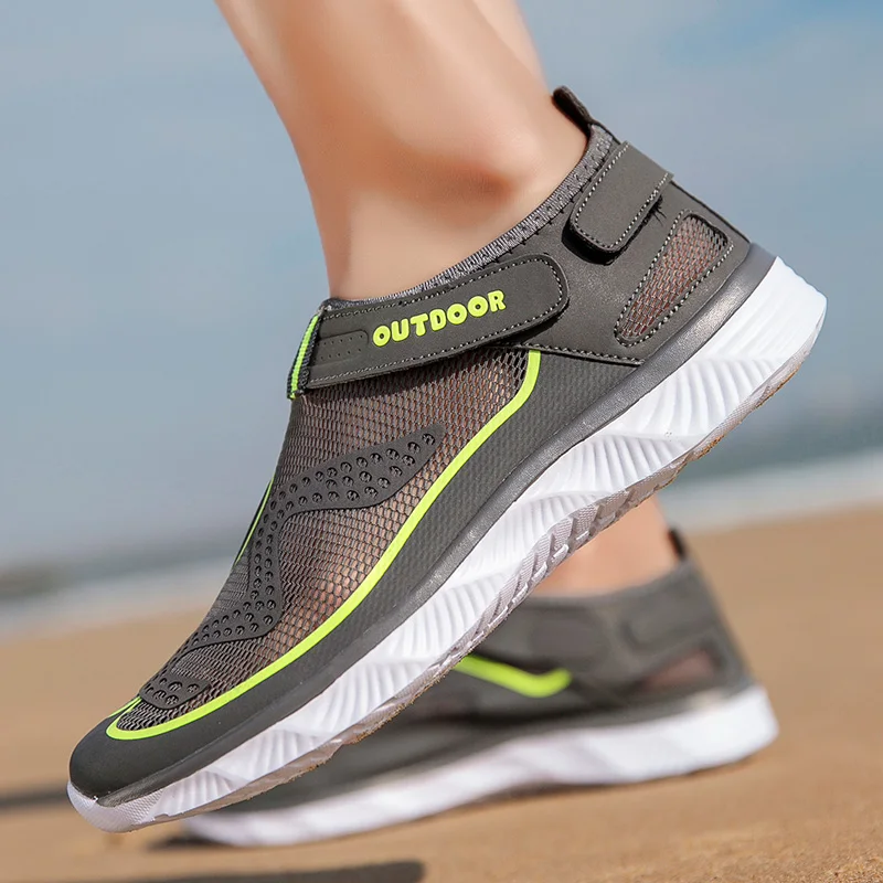 

2019 Summer Mesh Breathable Upstream Aqua Shoes Breathable Slip-on Flat Water Beach Sandals Swimming Socks Sea Surfing Slippers