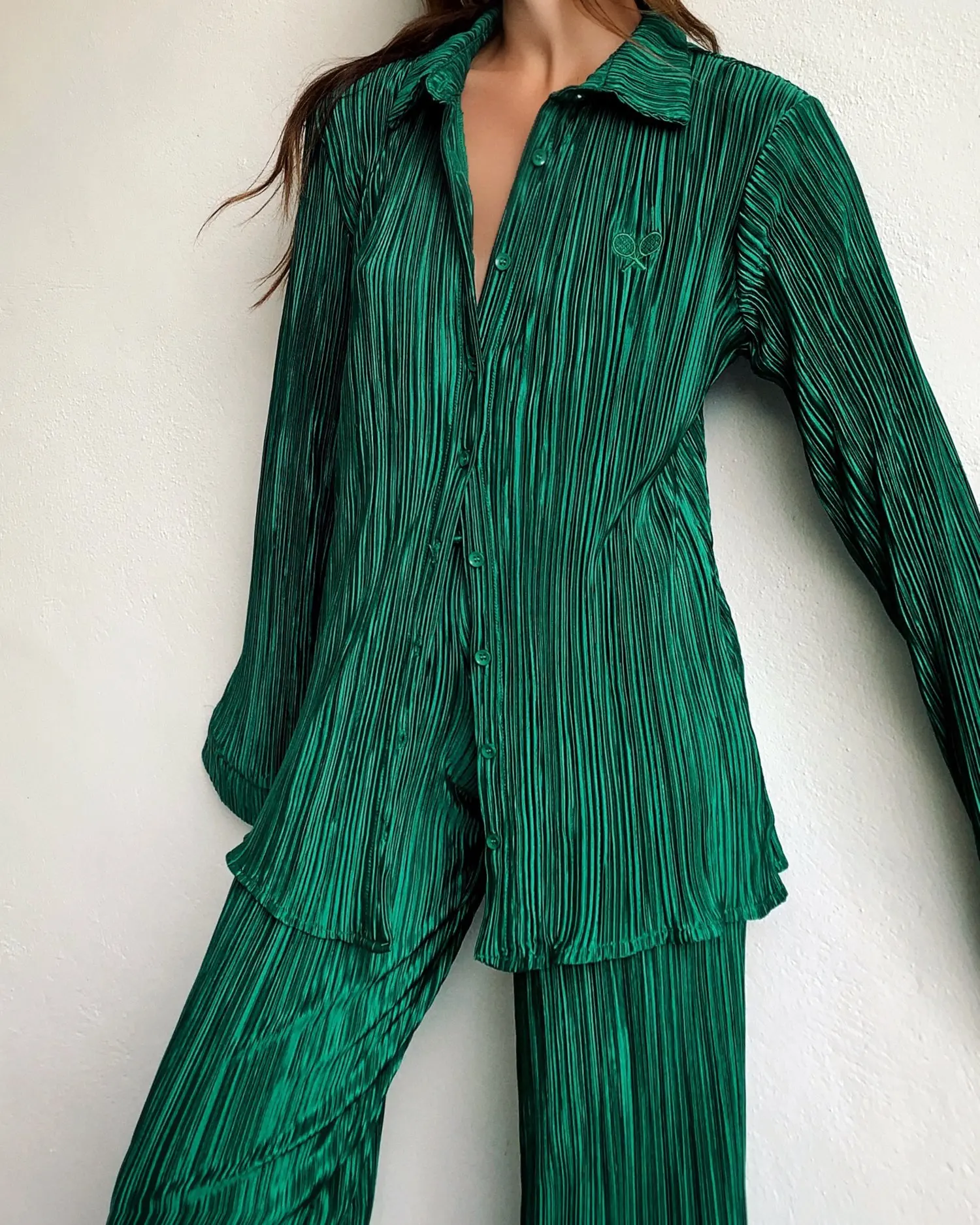 

Holiwind 2022 Весенняя плиссированная рубашка Jagger среднего веса, уникальный расклешенный рукав с двойной вышивкой для ракетки