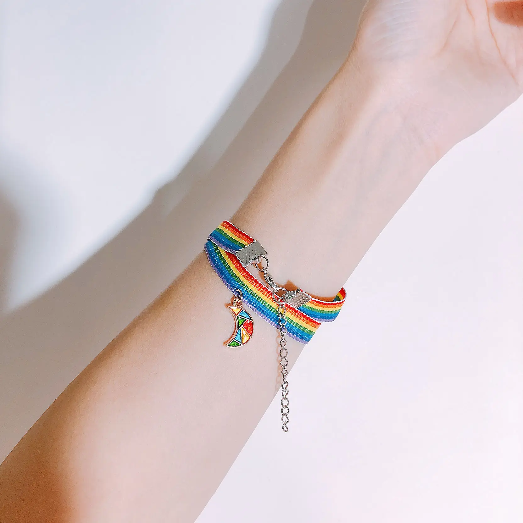 

Rainbow bracelet ins female student Korean version of the girlfriends three necklace hip hop soil cool hand belt trend cute coll