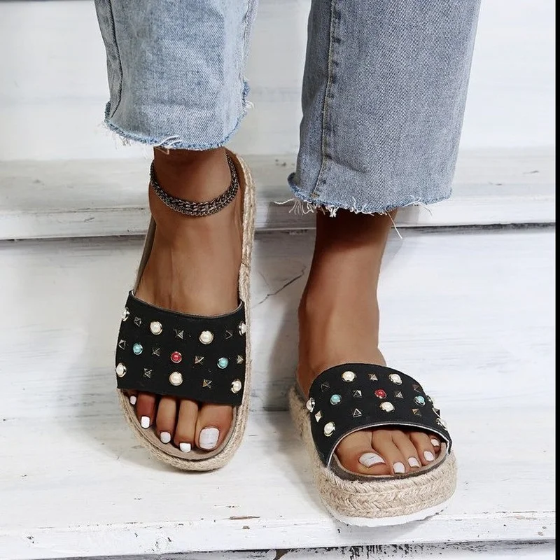 

Embellishment Trendy Thick-soled Home Women's Slippers Fashionable and Versatile Simple Vamp Rhinestones Rivets Shoes Sandals