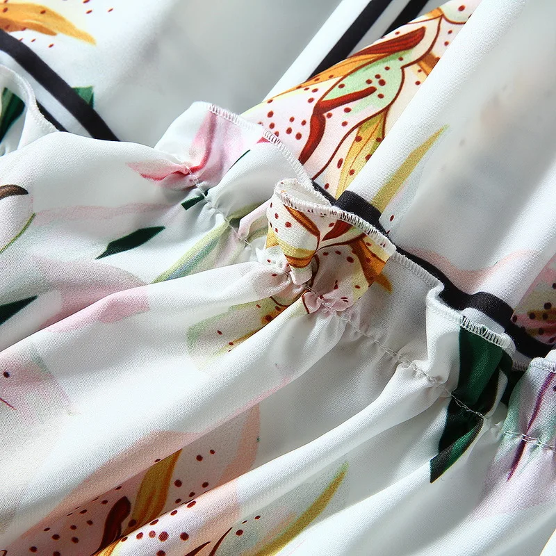 Женское платье на бретелях спагетти модельное Привлекательное средней длины с