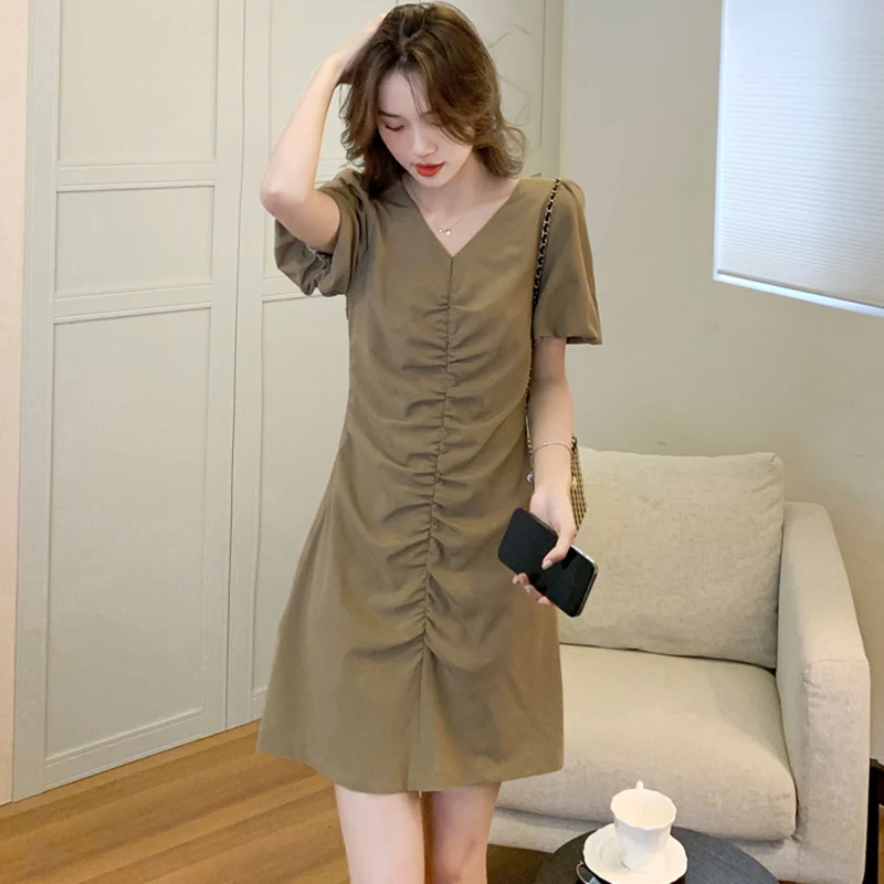 

Женское винтажное трикотажное мини-платье цвета хаки