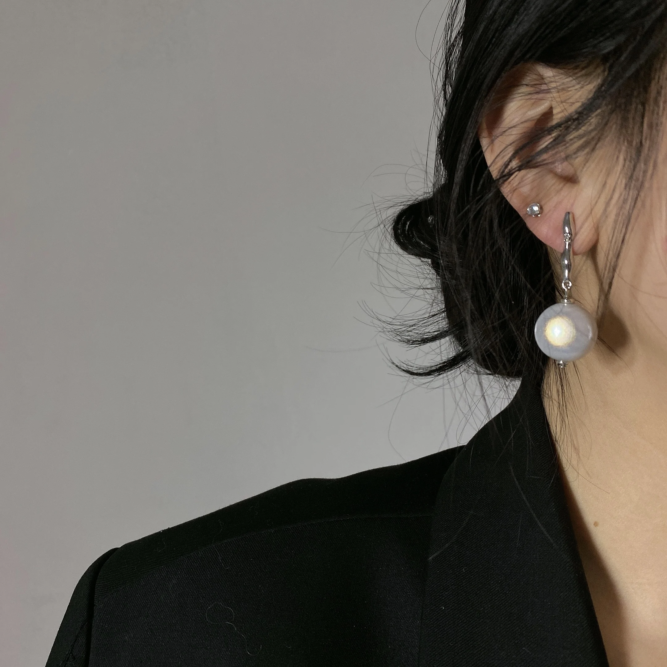 

Pearl Glowing Luminous Beads Earrings Eardrops Female Niche Design Internet Celebrity High-Grade INS Style