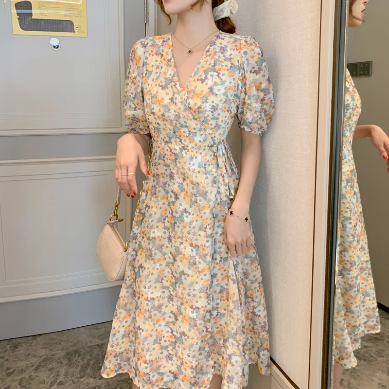 

Dress Women 2021 Summer New Women's Oil Painting Dress V-neck Chiffon Daisy Floral Chiffon A-LINE Knee-Length Korean Dress