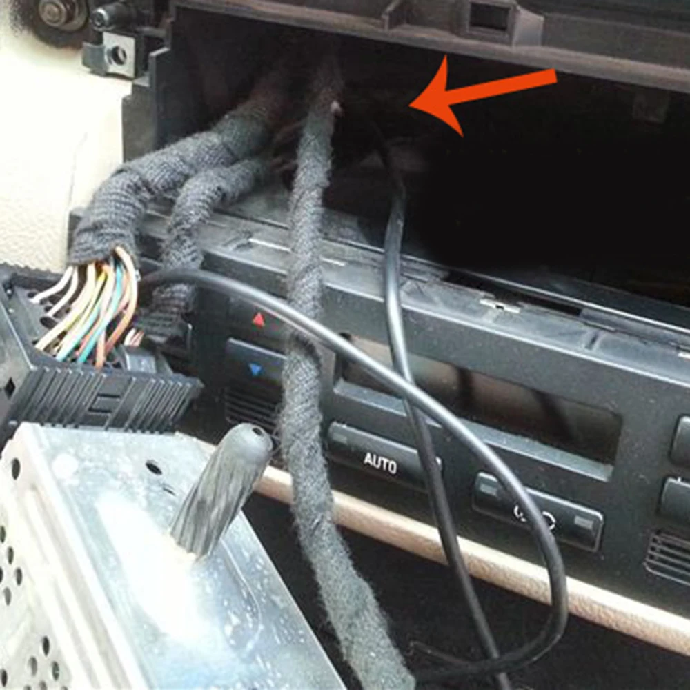 

Original Standard Design 3.5mm Car AUX In Input Interface Adapter MP3 Radio Cable For BMW E39 E53 X5 E46 Car Accessories