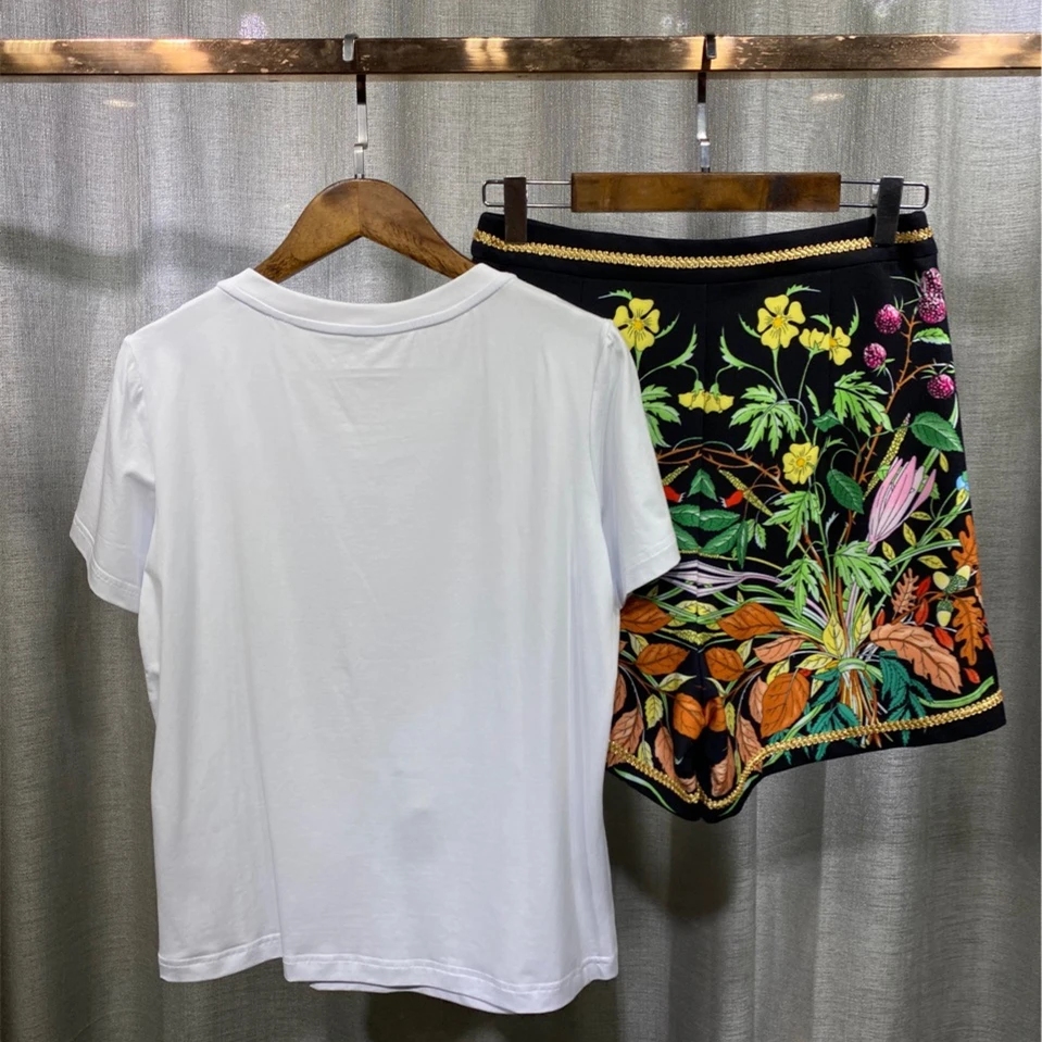 Summer 2021 Fashion women's pantsuit High quality Cotton T-shirts+floral print Shorts 2piece set B111