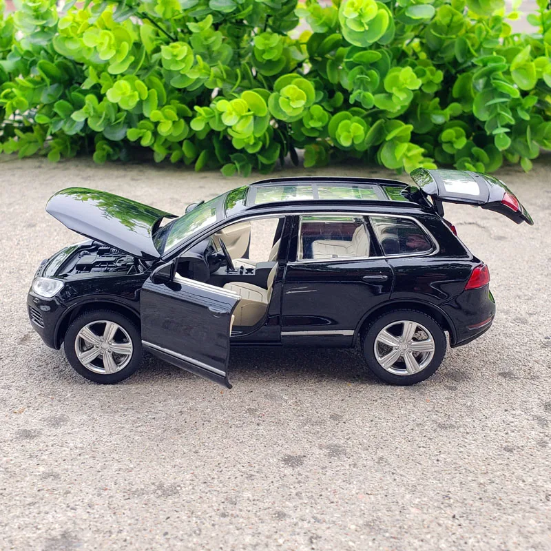 New 1:32 Volkswagen Touareg Acousto-optic Alloy Car Model With Pull Back For Kids Toy Birthday Gift Original Box | Игрушки и хобби
