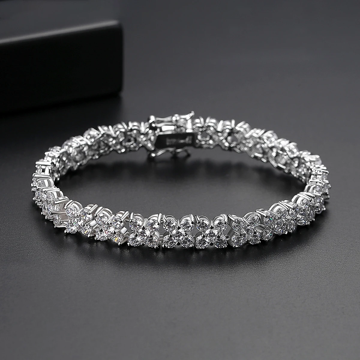 Luoteemi 2014 Модные женские браслет из белого золота 4 цвета Leaf Clover CZ камень прядь для