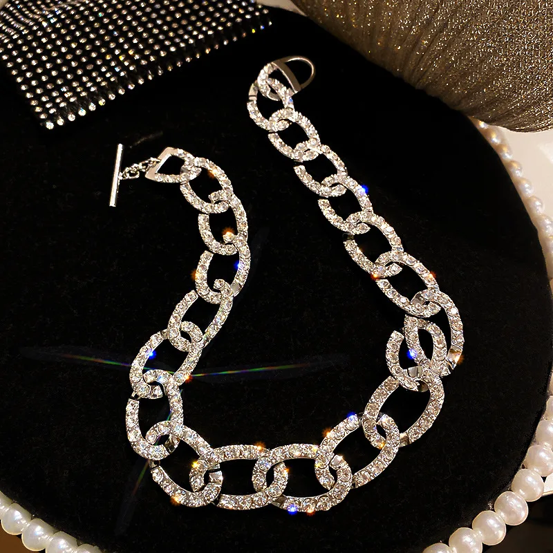 

Women's Artificial Diamond Necklace Geometric Metal Clavicle Chain Choker