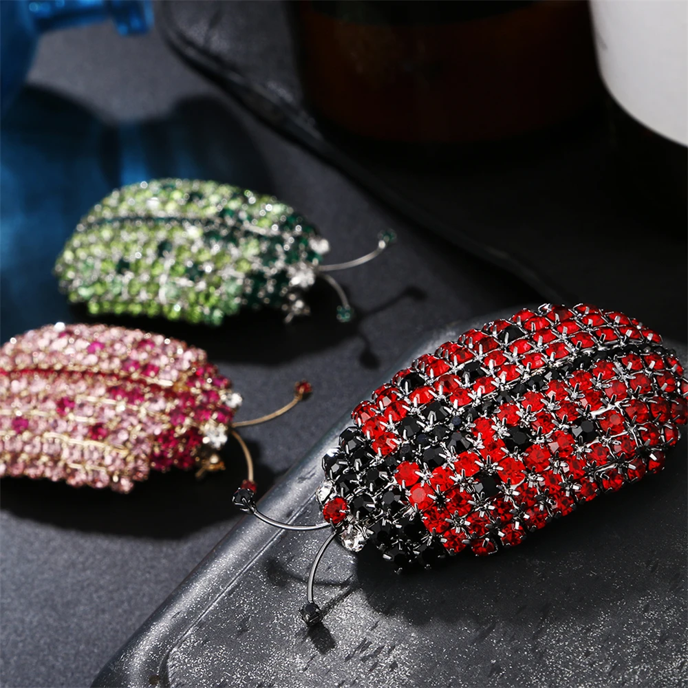 

CORUIXI Crystal Ladybug Brooch Famous Brand Design Color Rhinestone Insect Jewelry Fashion Lady Colorful Accessories Gift P085