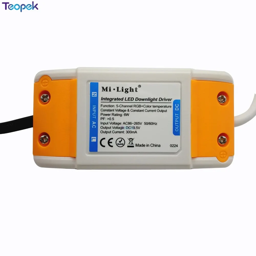 Водонепроницаемый потолочный светильник MiBoxer IP54 6 Вт RGB + CCT FUT063 240 лм переменный