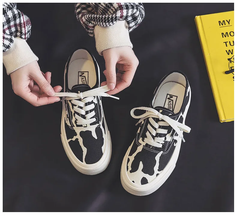 

2021 New Spring Women Canvas Casual Shoes Fashion Fashion Leopard Dairy Cow Comfortable Girl Leisure Flat Shoes Sneakers