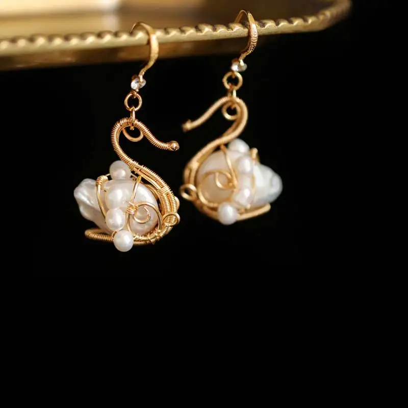 Оригинальные серьги DAIMI 2019 в виде лебедя с короткими волосами для девушек |