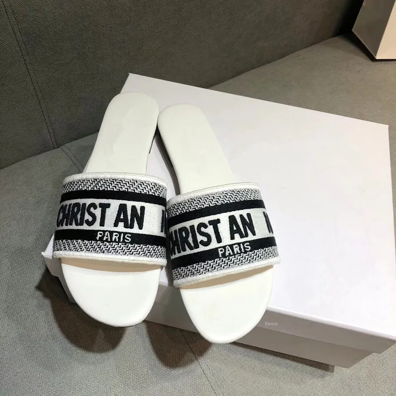 

Women's Sandals 2021 Summer New Women's Slippers Embroidery Printing Flat Flip-Flops Outdoor Sandals Casual Shoes Women's Shoes