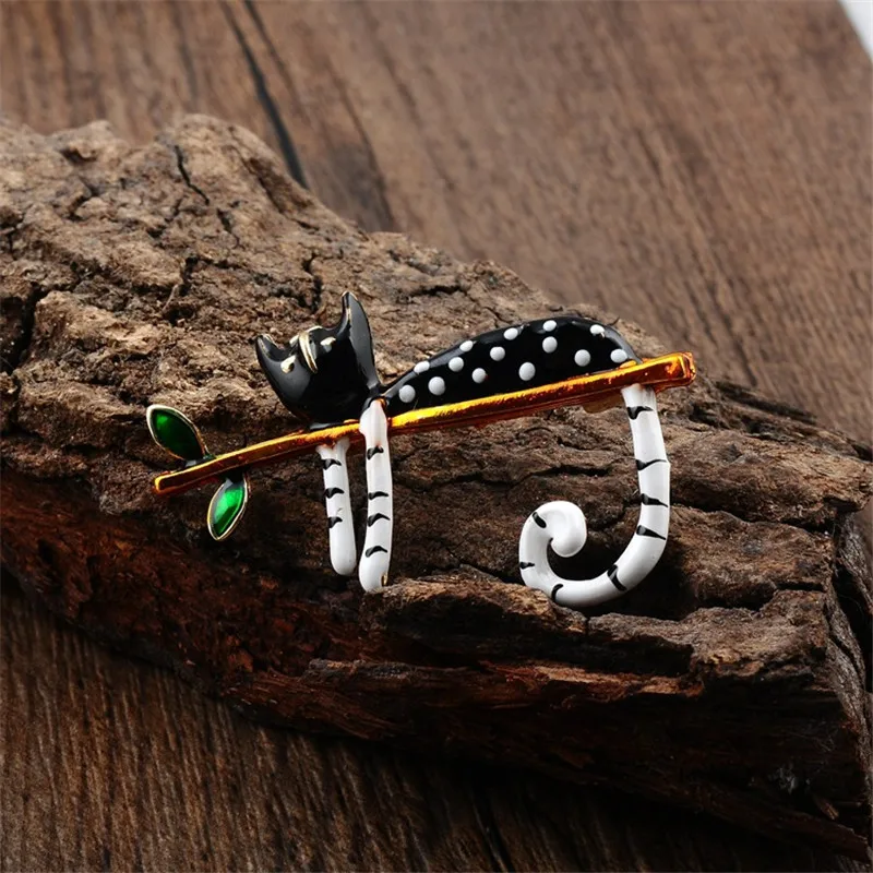 1 pcs Cute Lovely White Black Cat Brooches for Women Men Trendy Branch Kitty Suit Cloth Accessories Alloy Brooch Pin Jewelry | Украшения и