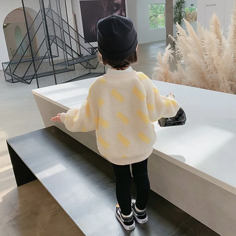 

DFXD Baby Girls Winter Sweatshirts Kids Warm Clothes Pullover Plus Velvet Thick Tops Children Lamb Wool Sweatshirts Costume 2-7Y