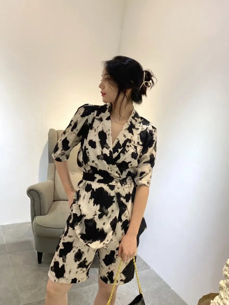 

2021 Snow leopard fashionable suit ink-jet printing short sleeve suit shorts trajes piezas participants in 2 piece summer sets