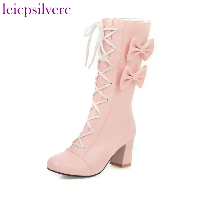 Зимние сапоги женские до середины икры на высоком квадратном каблуке с круглым