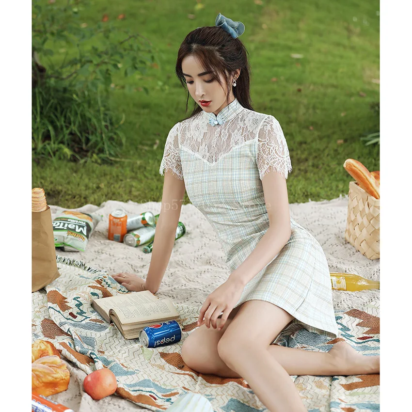 

Китайские традиционные платья Чонсам для женщин, кружевное лоскутное облегающее платье с коротким рукавом, женское элегантное китайское с...