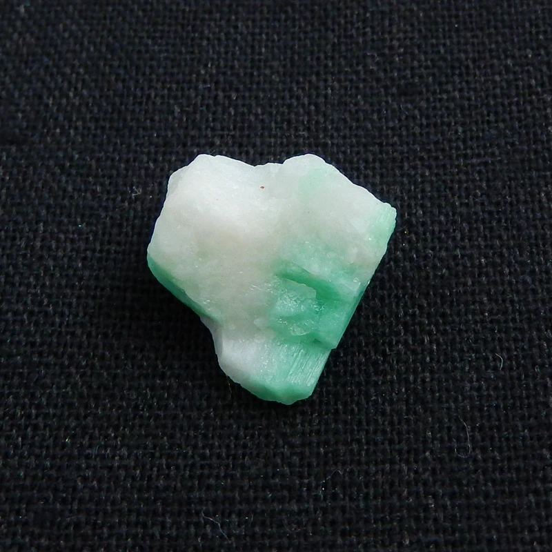 

New,Nugget Green Emerald Gemstone Cabochon 15x14x12mm, 3.6g