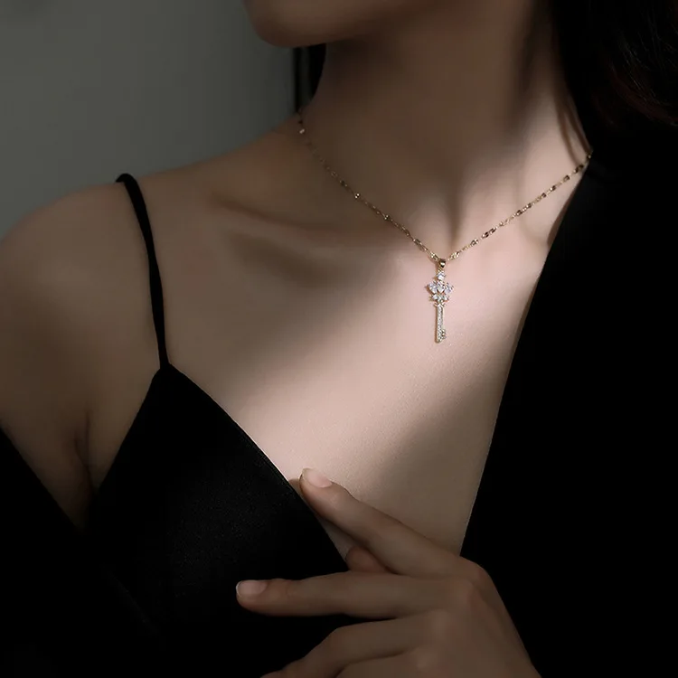 Новинка 2020 г. Модное Длинное золотое ожерелье с подвесками в виде короны и