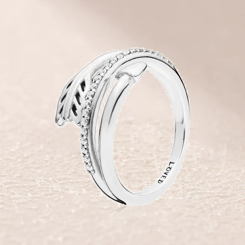 

197830CZ Sparkling Arrow Ring