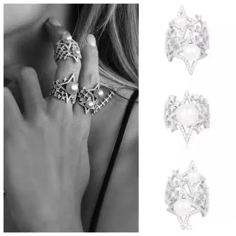 

Женское кольцо из серебра 925 пробы, с фианитом