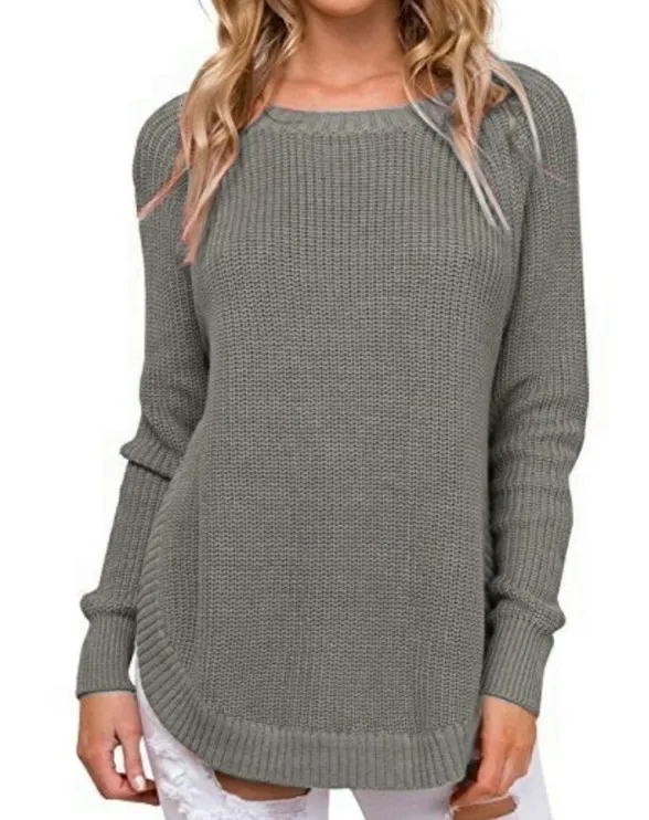 Пуловер с высоким разрезом круглым вырезом и длинными рукавами в европейском