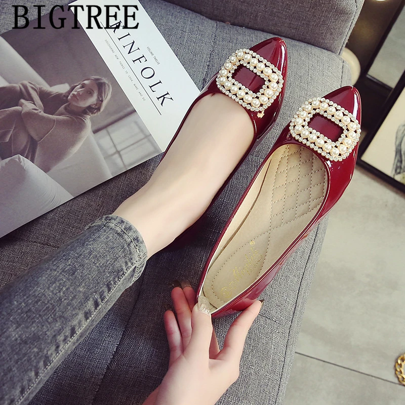 Весенняя обувь женские водонепроницаемые Мокасины с жемчугом красные туфли