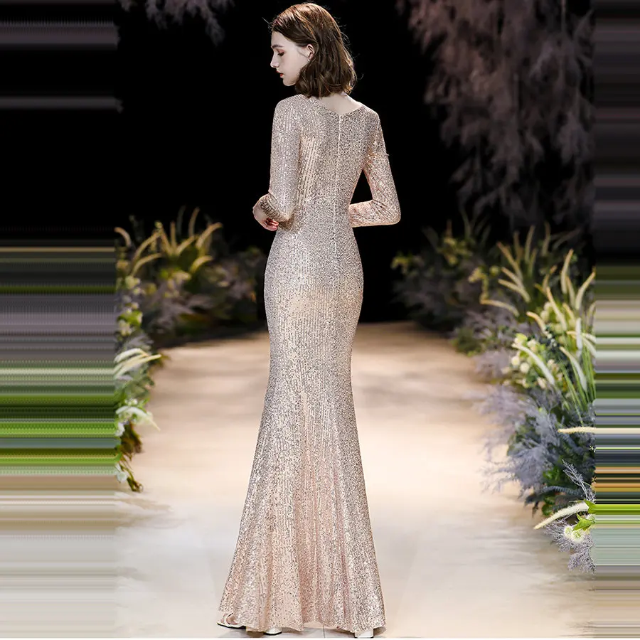 Женское длинное вечернее платье русалка золотистое с V образным вырезом и