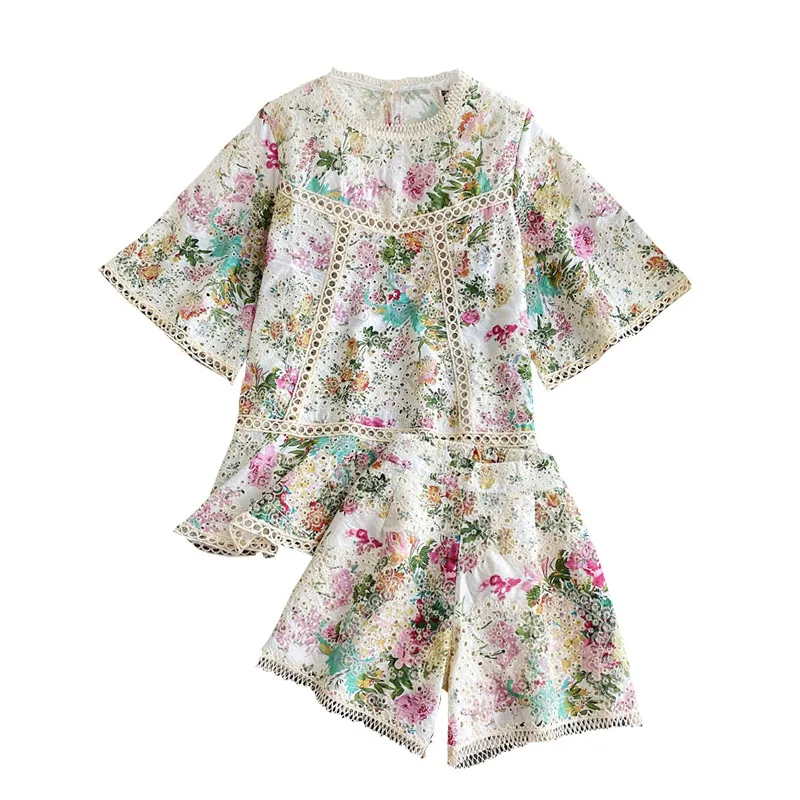 

Loose Tops + High Waist Shorts Female Two Piece Set New Bohemian Hollow Out Embroidery 2pcs Set Women O-neck Floral Print