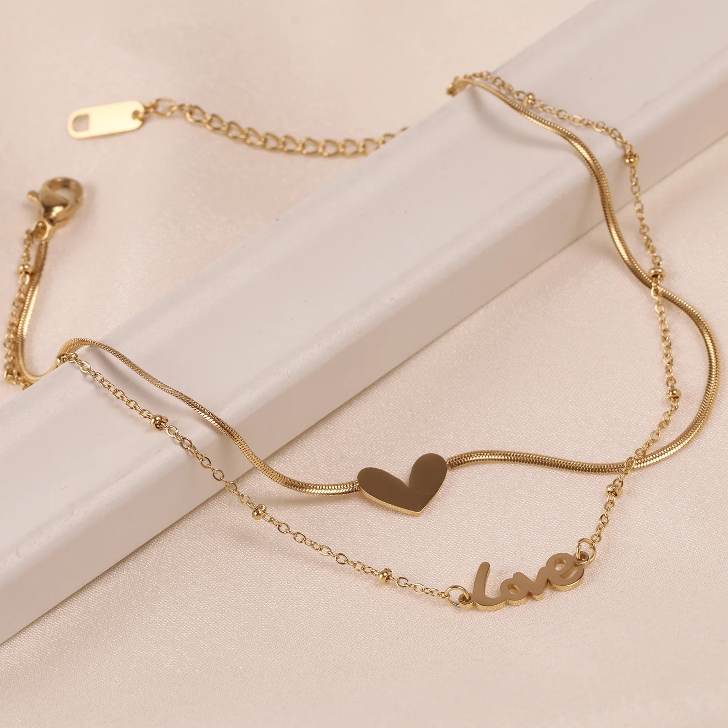 

Elegant Heart Chain Necklace For Women Lover Gold Letter LOVE Chain Chocker Necklace Korean Fashion Birthday Jewlery Gifts 2021