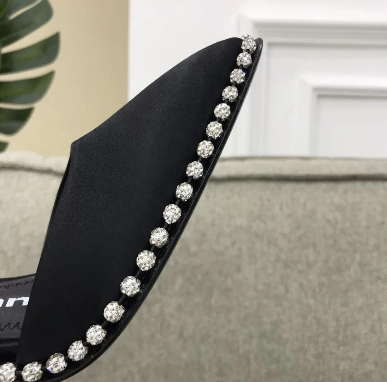 

A Luxury Brand Sandals Women 2021 New Summer Black Thin Heel Diamond Crystal Silk Back Strap Daily Party Shoes Female Sandals