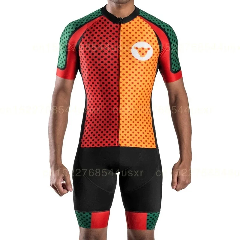 Комплект одежды для велоспорта из футболки и шорт | Спорт развлечения