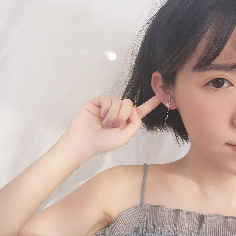 Серебряные серьги подвески с цветком и кисточкой S925 элегантные волнистые для