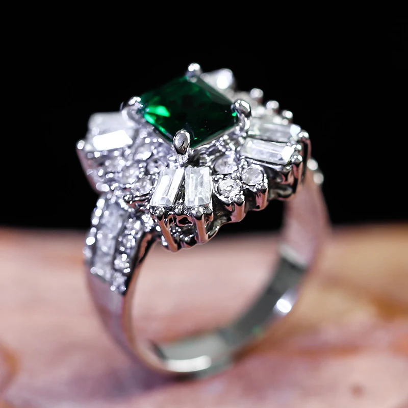 Роскошное женское кольцо с фианитами для подружки невесты свадебное обручальное