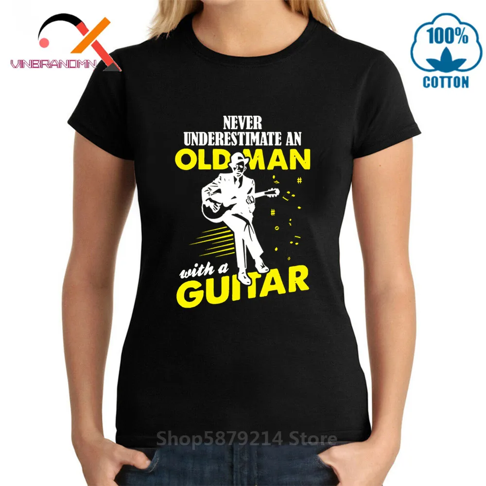 2020 никогда не подучит старого человека с гитарой футболки коротким рукавом