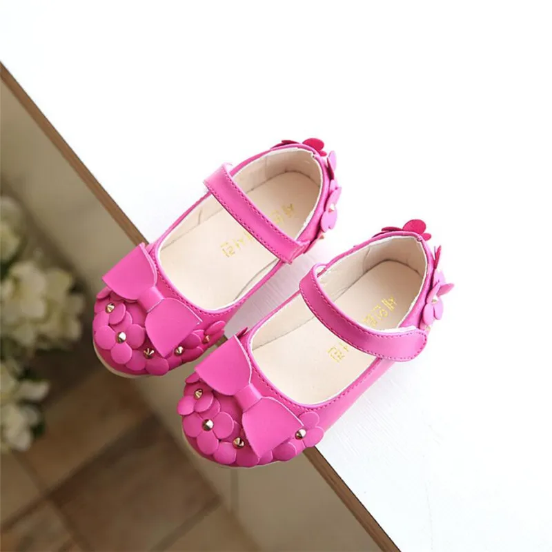 Кожаная обувь для девочек Праздничная с цветами маленьких принцесс детская на