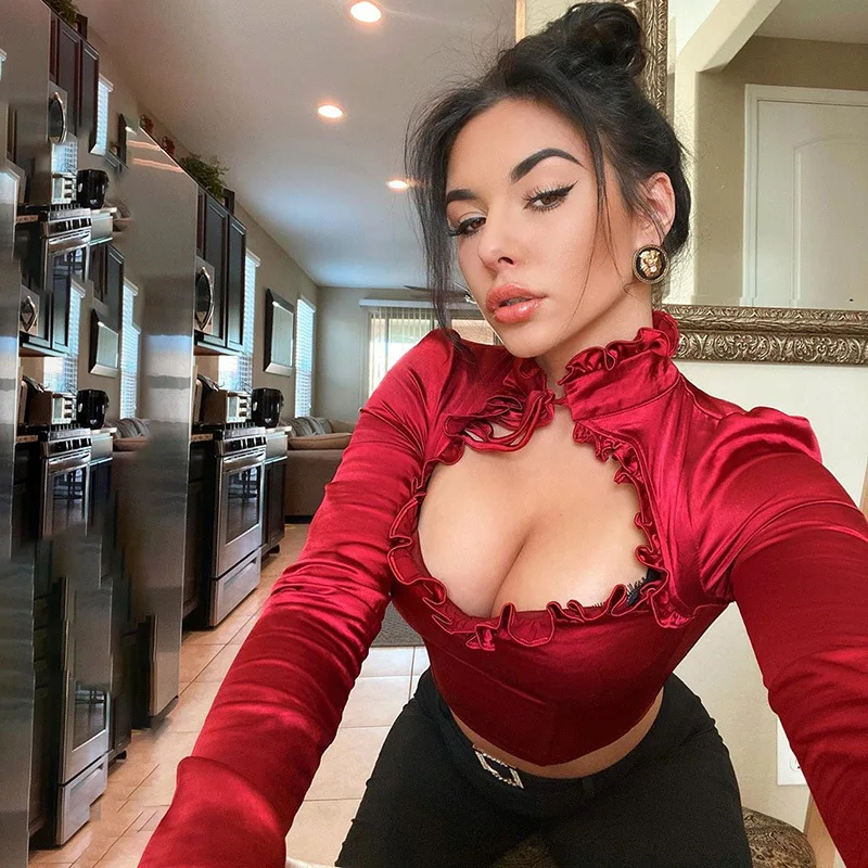 Женский укороченный топ с длинными рукавами и рисунком двойной клубники