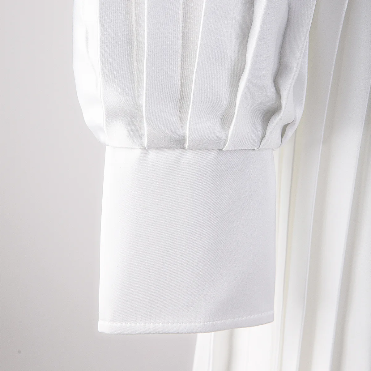 

Sweet Black and White Contrast Stitching Suit New Age Reducing Bubble Sleeve Loose and Fashionable Women Blazers