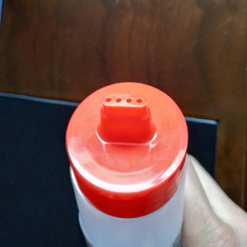 

300ml 2pcs Yellow Red Kitchen Salad Tool Silicone Salad Bottle Four-Hole Squeeze Sauce Bottle Sauce Bottle With Lid Cooking