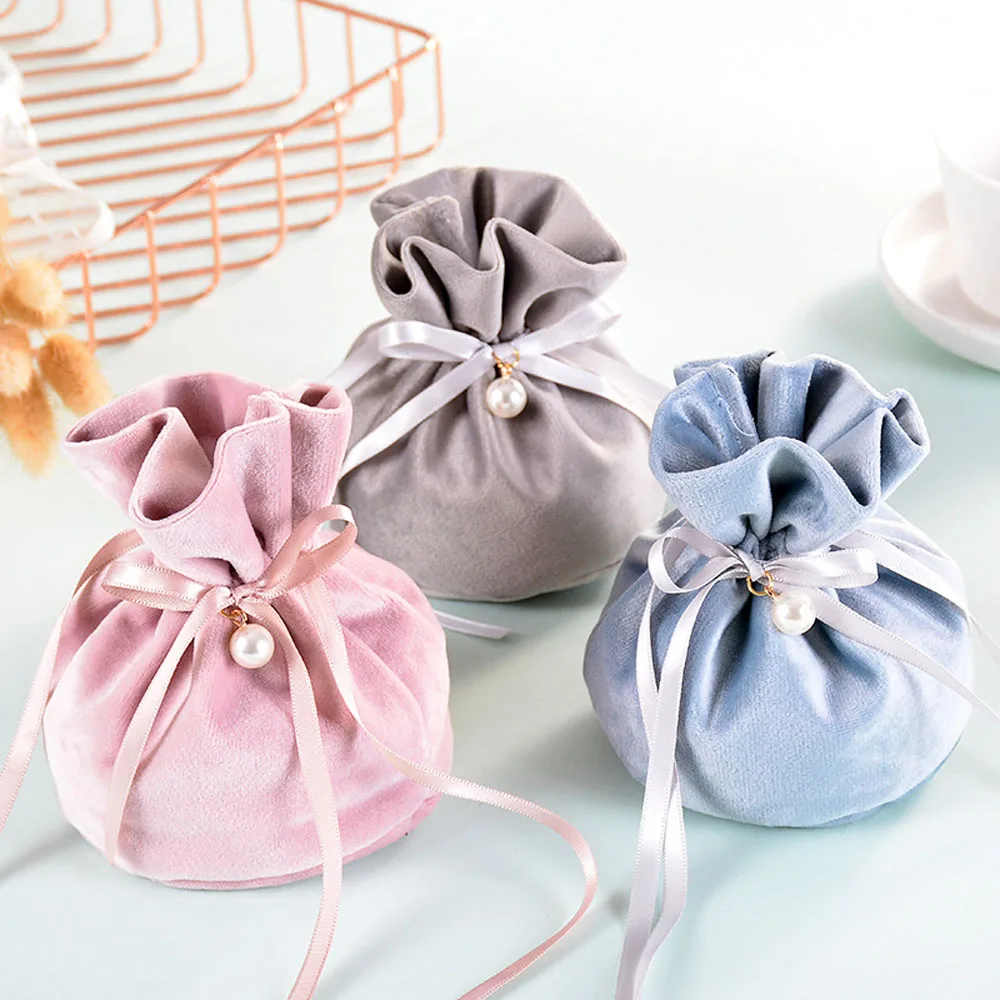 

1 pcs 9*12 cm Creative Velvet Yarn Wedding Candy Gift Bags with Pearl Europe Chocolate Drawstring Package Bag Party Supplies