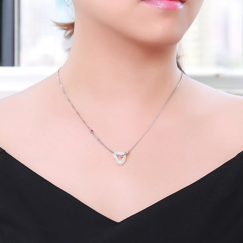 Authentique Hetian jade Naturel mode femmes pendentif en jade envoyer certificat pendentif