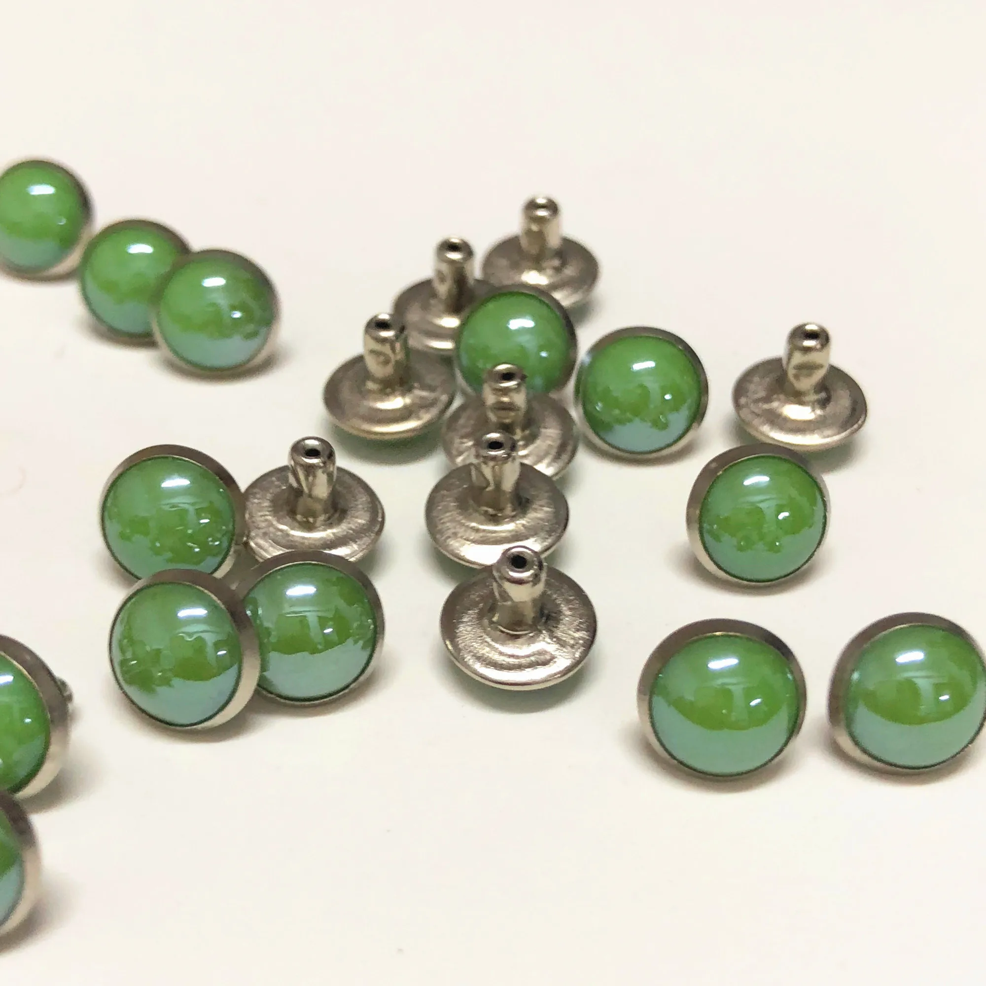 100 шт./набор Серебристые серьги гвоздики с покрытием из акрила и керамики 8