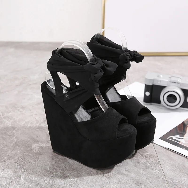 

2021 Fashion Hentian High Heeled Shoes Black Strap Thick Soled Large Women's Sandals