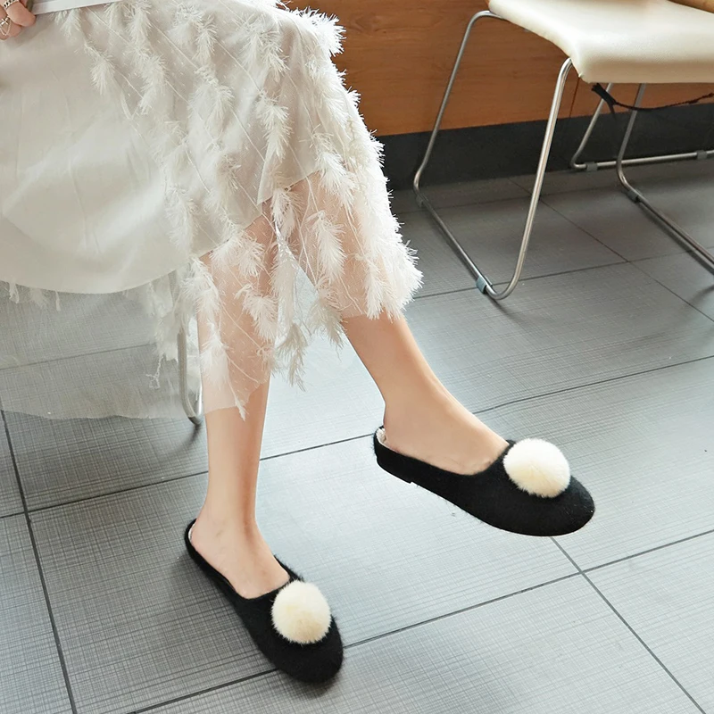 Туфли женские на плоской подошве теплые плюшевые лоферы без застежки с меховым