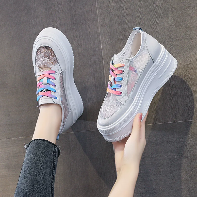 

Женская сетчатая обувь с внутренним увеличением, летняя новая дышащая обувь на ажурной платформе