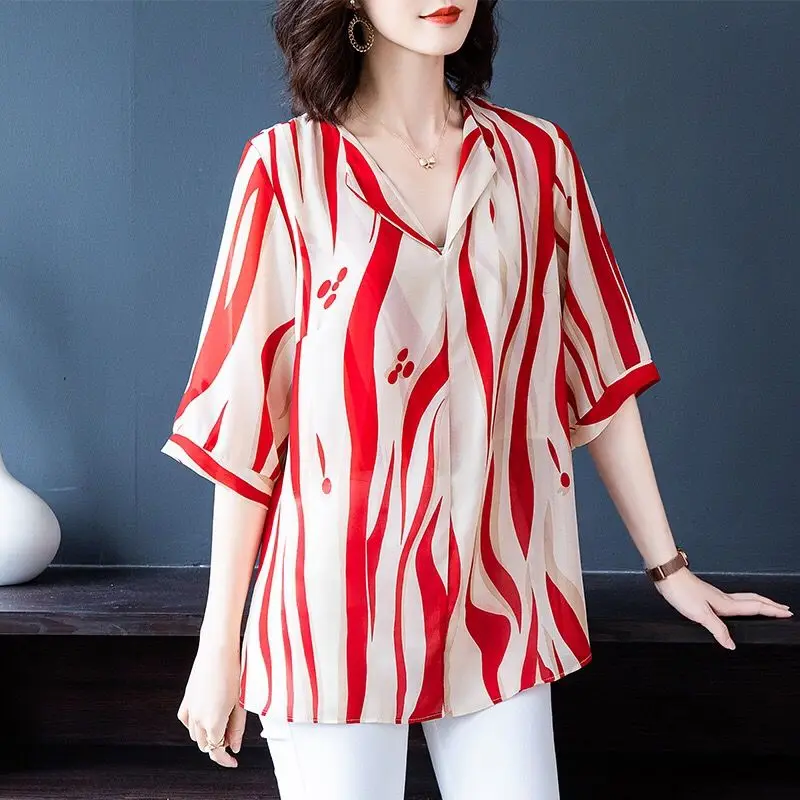 

Spring Summer Style Women Fashionable Blouses Shirts V-Neck Print Stripe Fashion Tops Blusas Large Size MM0144