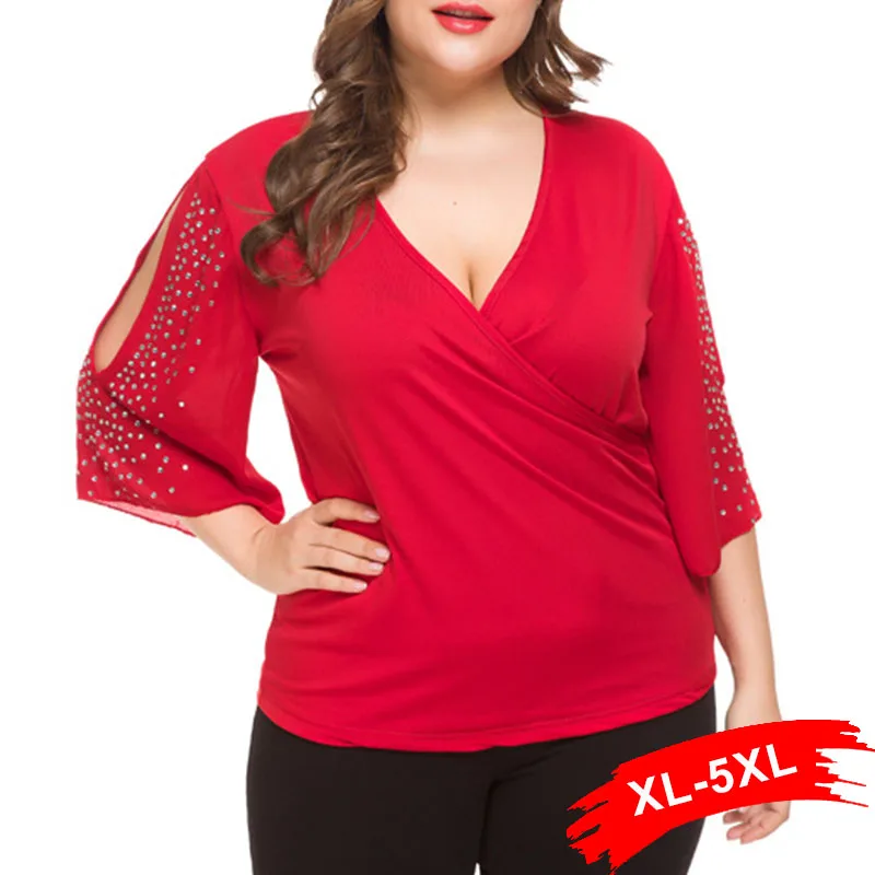 Женские футболки размера плюс с вырезами украшенные стразами расклешенными