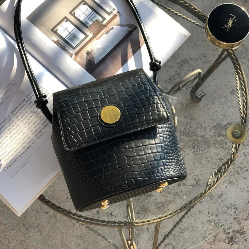 

leather handbag fashion small crocodile grain bucket retro